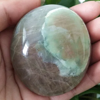 NaturalThe žalios spalvos labradoras akmens crystal palm akmenys plaything gijimą, kristalai ir vidaus apdaila